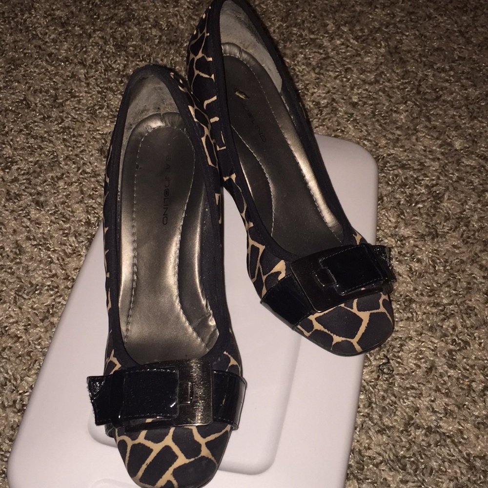 Bandilino cheetah print wedges